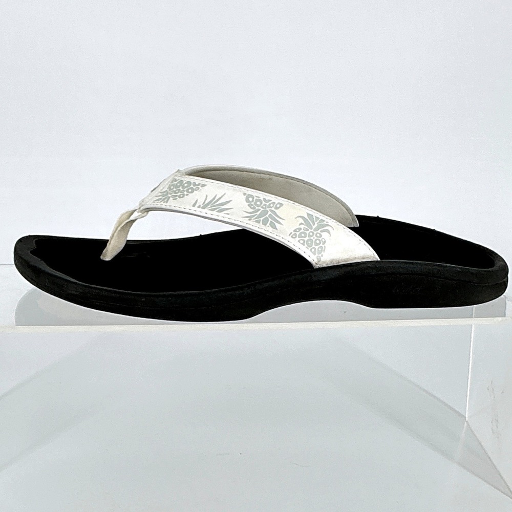 OluKai Ohana Size 7 Flip Flops Sandals White Pineapple Straps Thongs - Picture 3 of 10